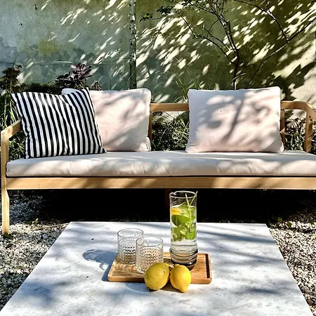Wonderful With Beautiful Garden And Kitchen * Den Haag