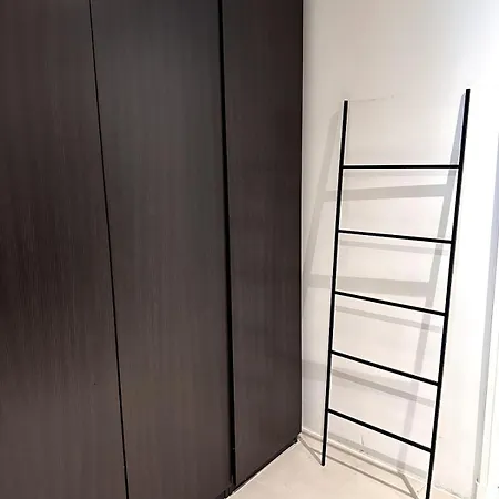 Appartement Wonderful With Beautiful Garden And Kitchen Den Haag