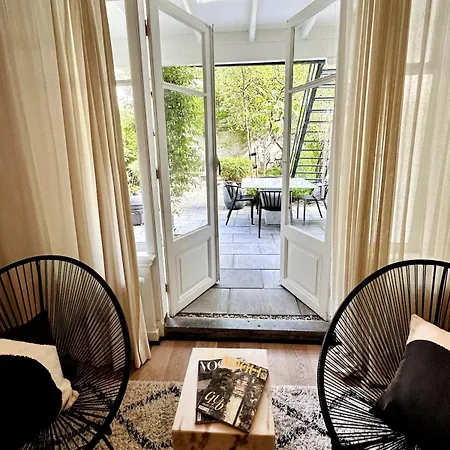 Wonderful With Beautiful Garden And Kitchen Appartement *