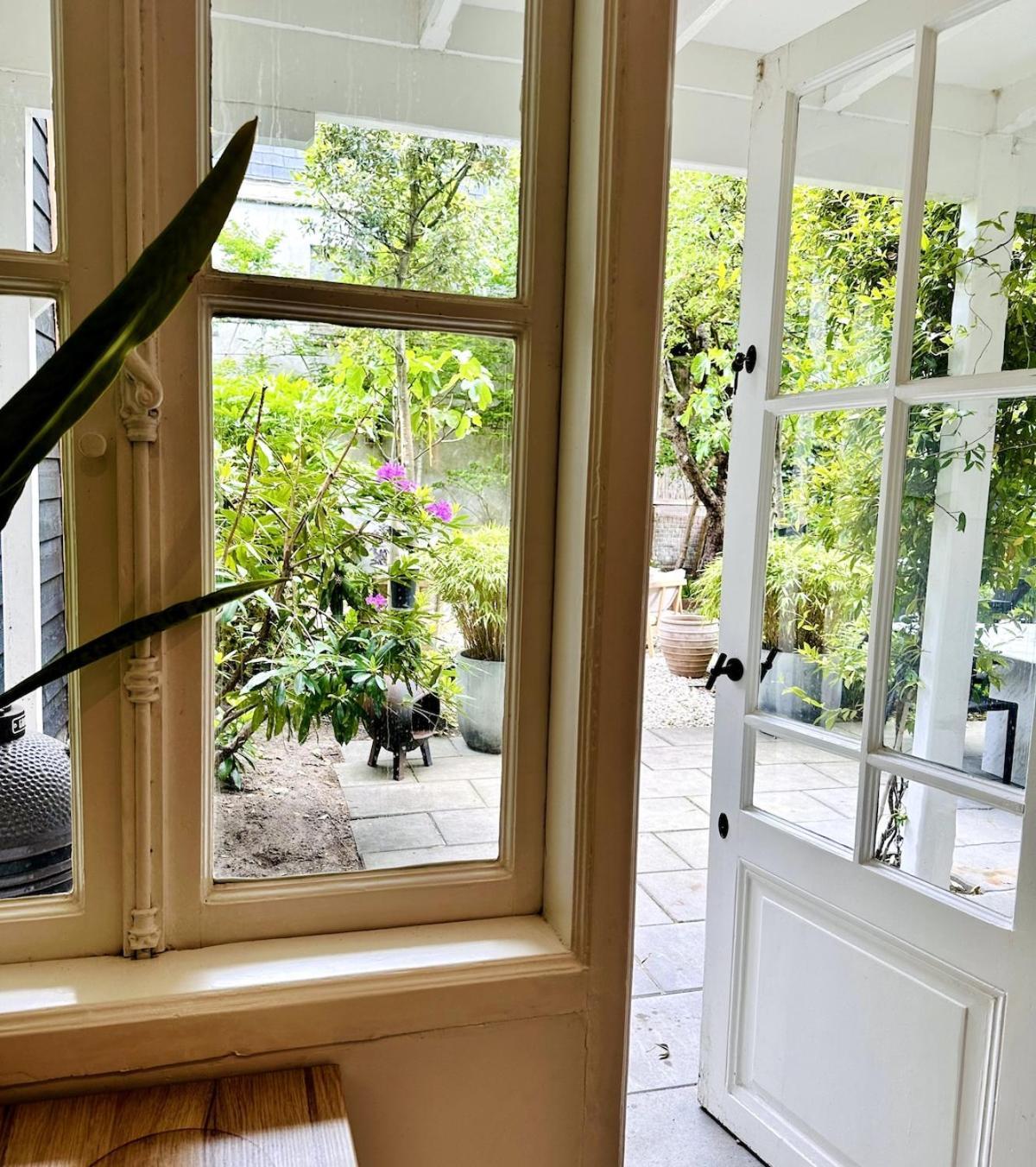 Wonderful With Beautiful Garden And Kitchen Appartement Den Haag